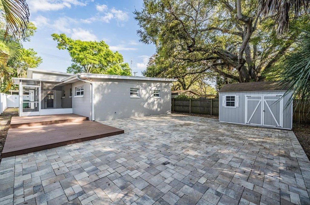 2303 Manhattan Ave, Tampa FL  33629-5633 exterior