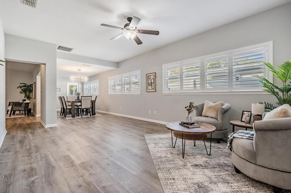 2303 Manhattan Ave, Tampa FL  33629-5633 exterior