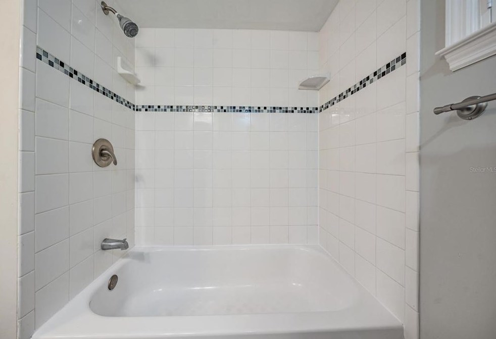 2303 Manhattan Ave, Tampa FL  33629-5633 exterior