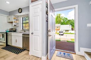 933 Coachlight Ln - Photo 3