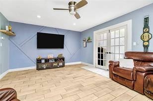 933 Coachlight Ln - Photo 11