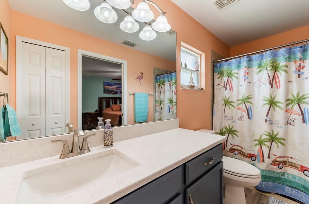 1336 74th St, Saint Petersburg FL  33710-4529 exterior