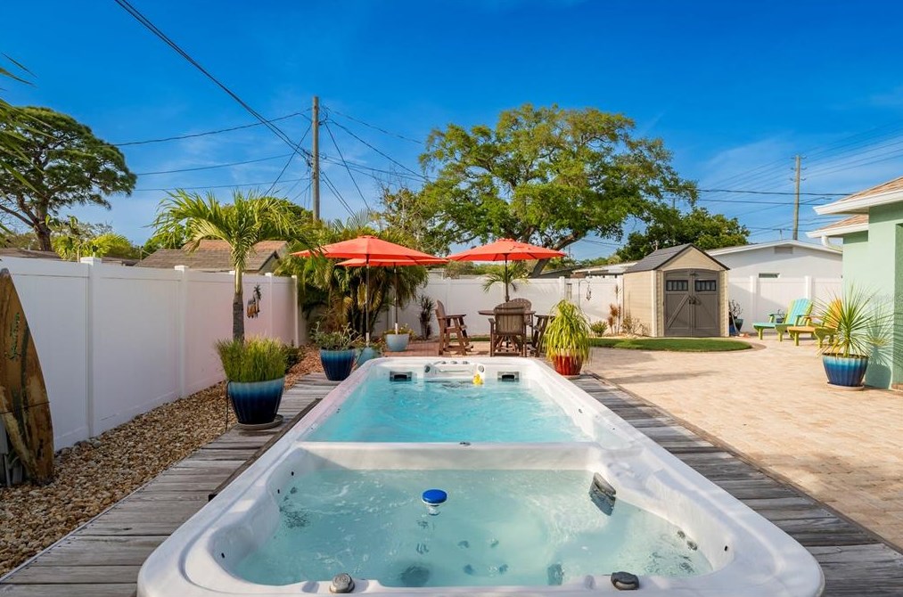1336 74th St, Saint Petersburg FL  33710-4529 exterior
