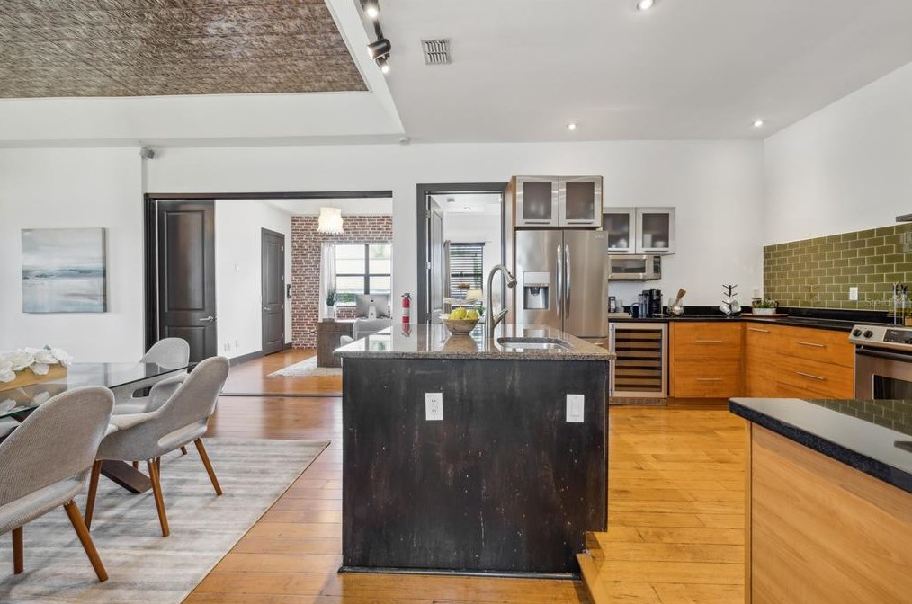 409 4 Ave, Largo FL 33770-1548 exterior