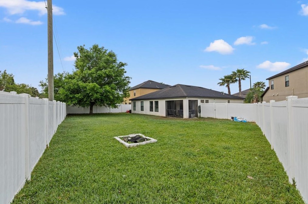 14340 Haddon Mist Dr, Wimauma FL  33598 exterior