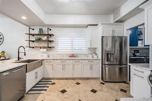 4237 Sandy Shores Dr, Lutz, FL 33558