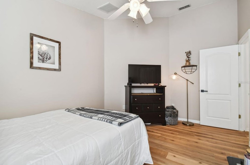 7513 Canal Point Ct, Zephyrhills FL  33545-8285 exterior