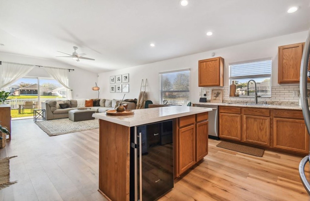 7513 Canal Point Ct, Zephyrhills FL  33545-8285 exterior