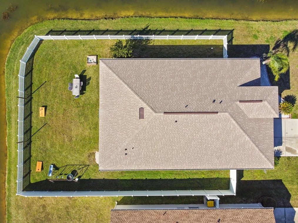 7513 Canal Point Ct, Zephyrhills FL  33545-8285 exterior