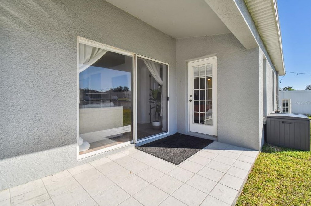 7513 Canal Point Ct, Zephyrhills FL  33545-8285 exterior
