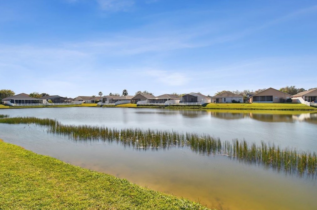7513 Canal Point Ct, Zephyrhills FL  33545-8285 exterior