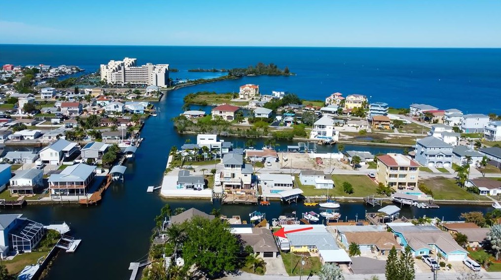 13841 Barnard Ave, Port Richey FL  34667-1305 exterior