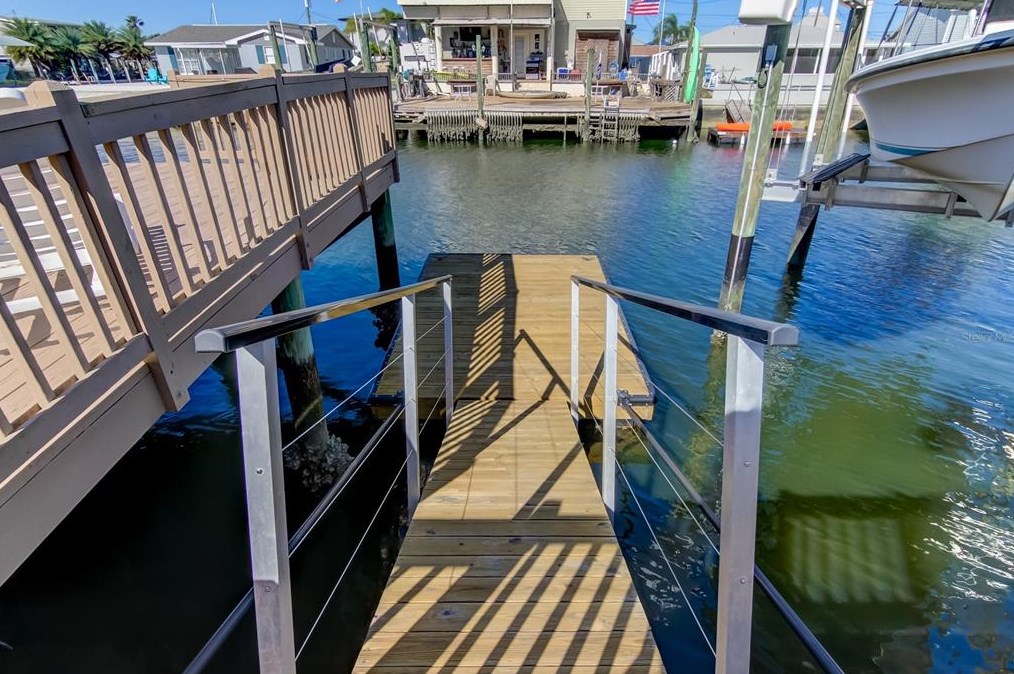 13841 Barnard Ave, Port Richey FL  34667-1305 exterior