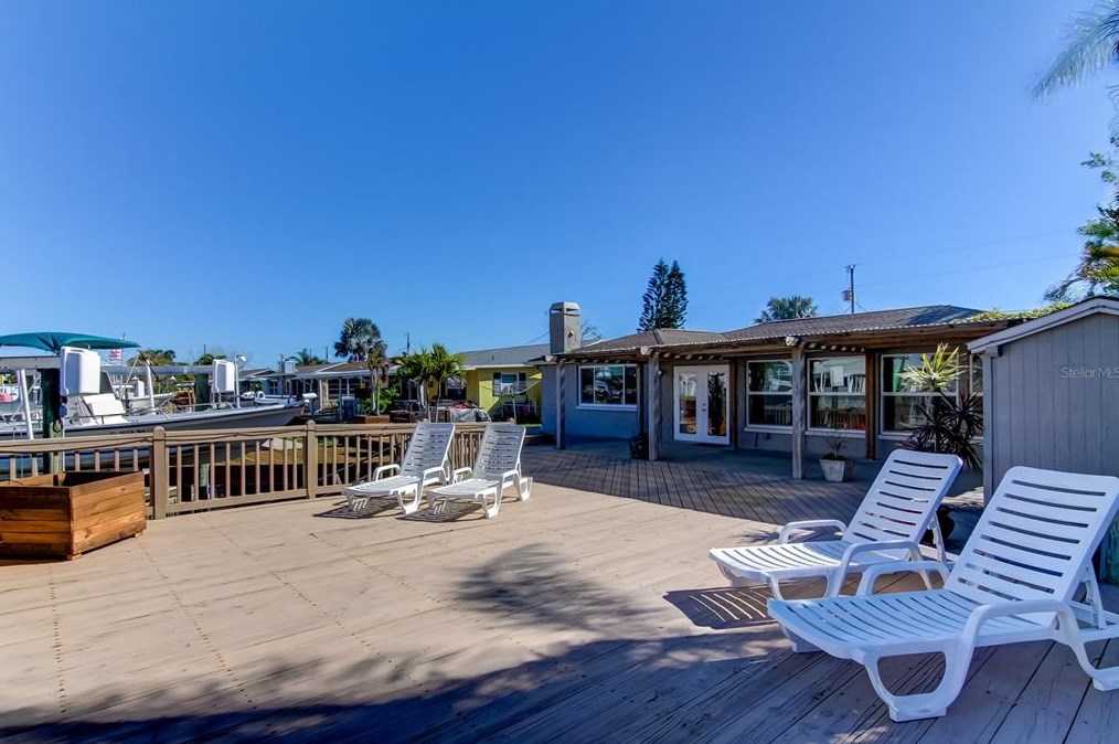 13841 Barnard Ave, Port Richey FL  34667-1305 exterior