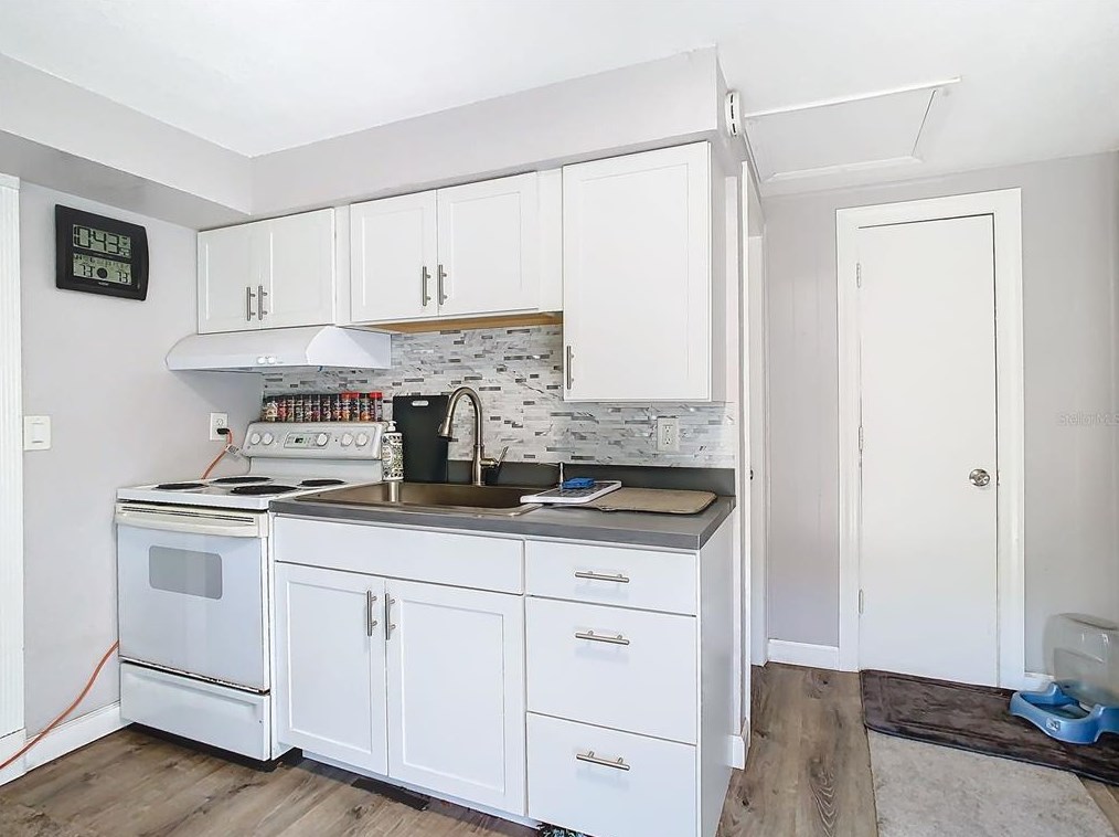 5750 Illinois Ave, New Port Richey FL  34652-2838 exterior