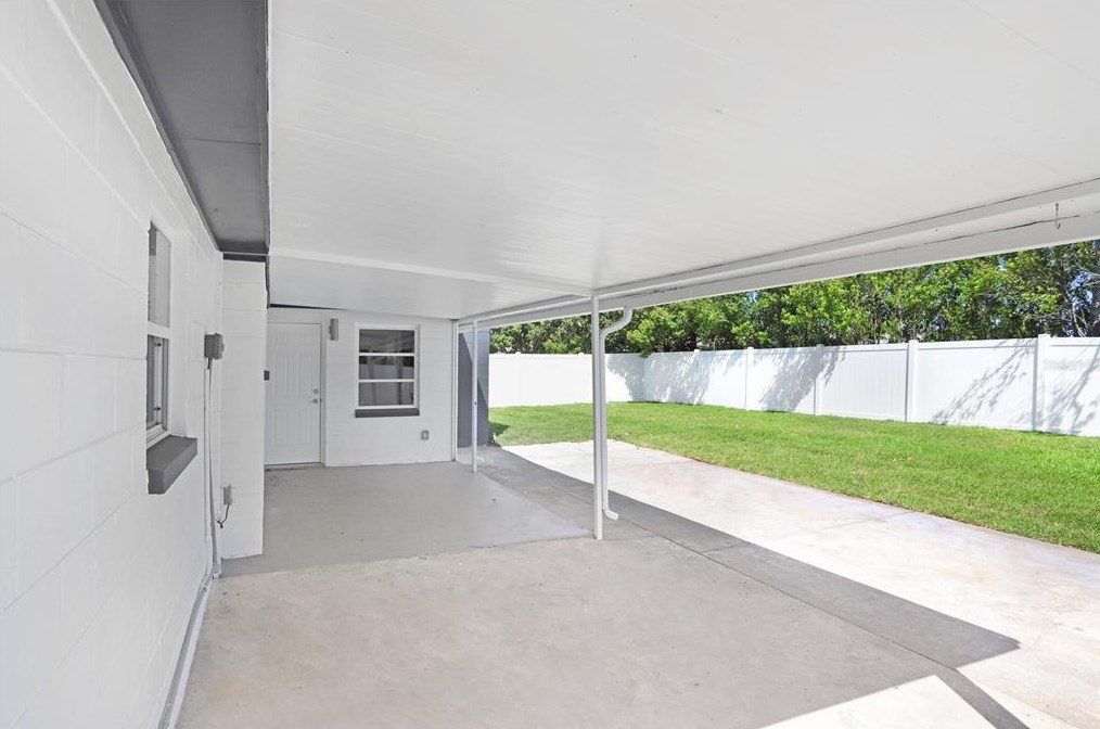 3551 Holiday Lake Dr, Tarpon Springs FL  34691-5124 exterior