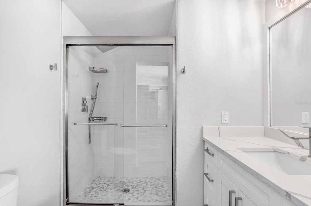 3551 Holiday Lake Dr, Tarpon Springs FL  34691-5124 exterior