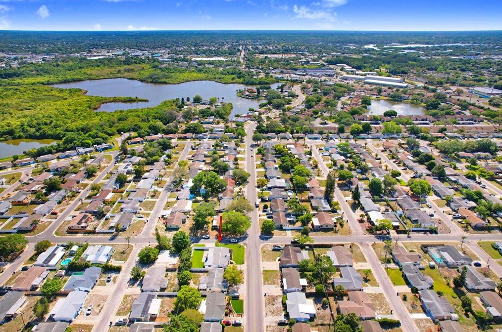 3551 Holiday Lake Dr, Tarpon Springs FL  34691-5124 exterior