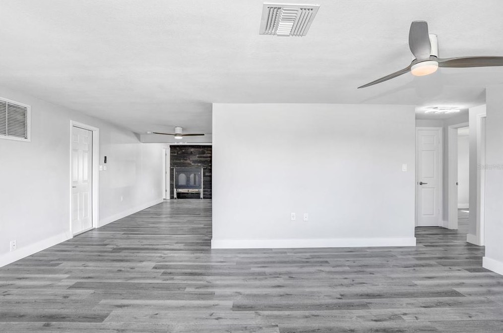 3551 Holiday Lake Dr, Tarpon Springs FL  34691-5124 exterior