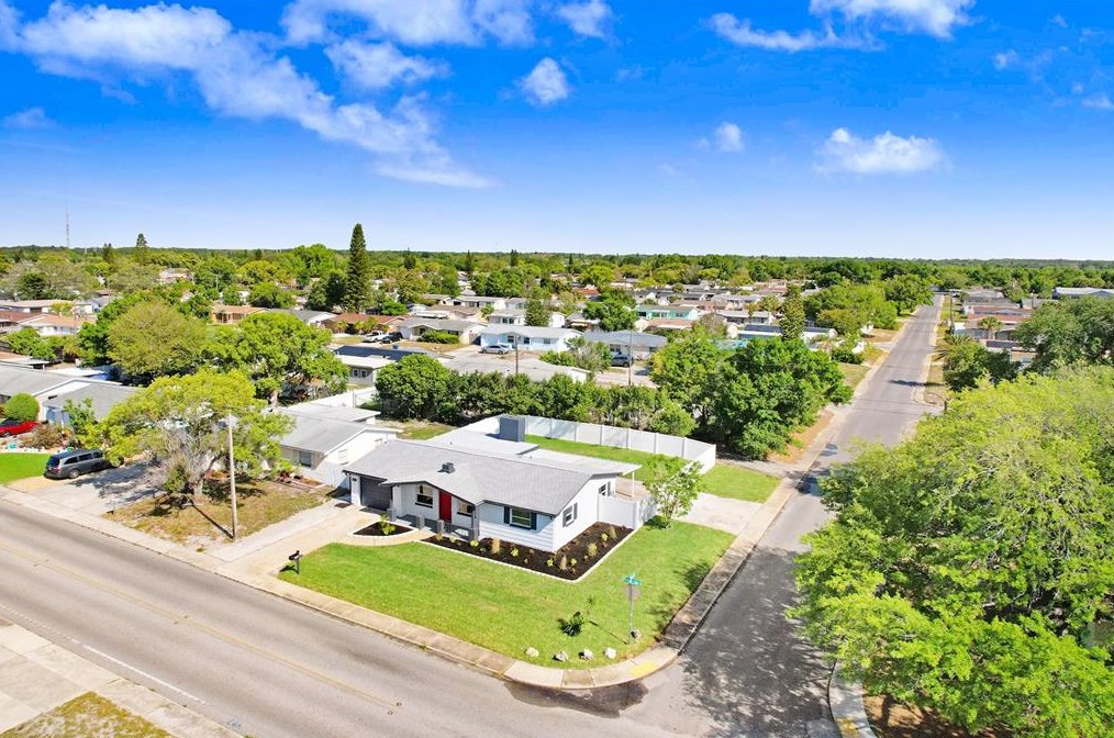 3551 Holiday Lake Dr, Tarpon Springs FL  34691-5124 exterior