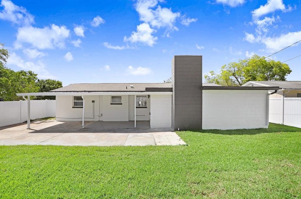 3551 Holiday Lake Dr, Tarpon Springs FL  34691-5124 exterior