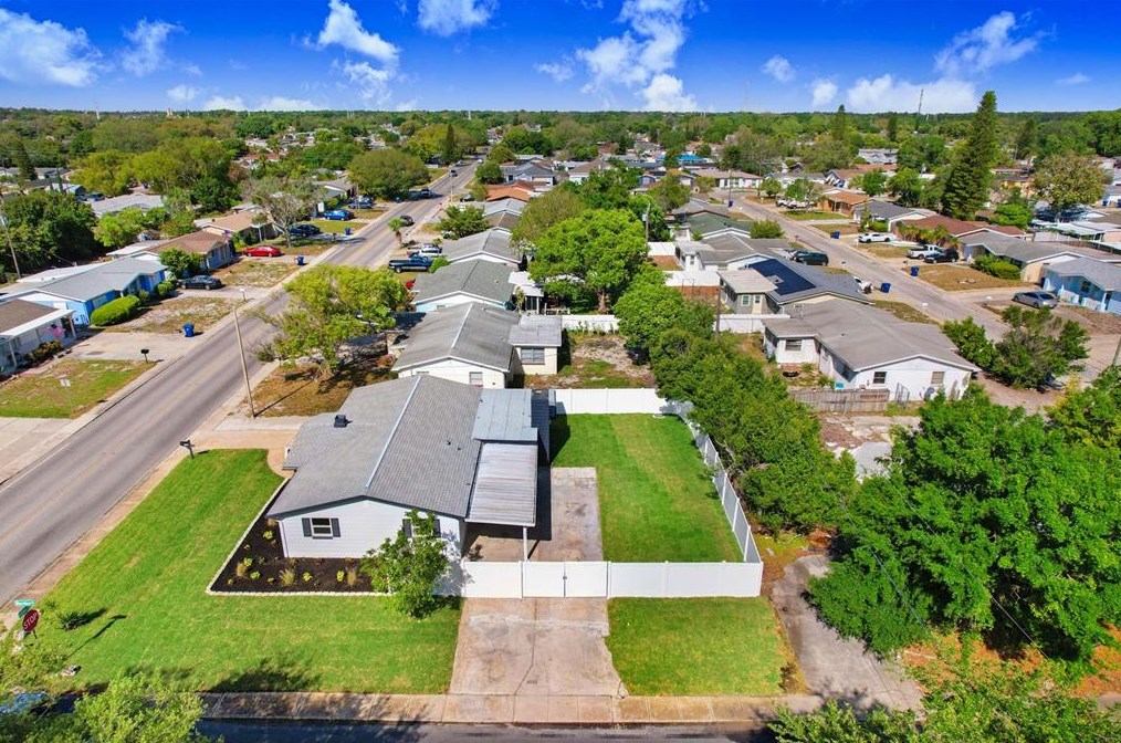 3551 Holiday Lake Dr, Tarpon Springs FL  34691-5124 exterior