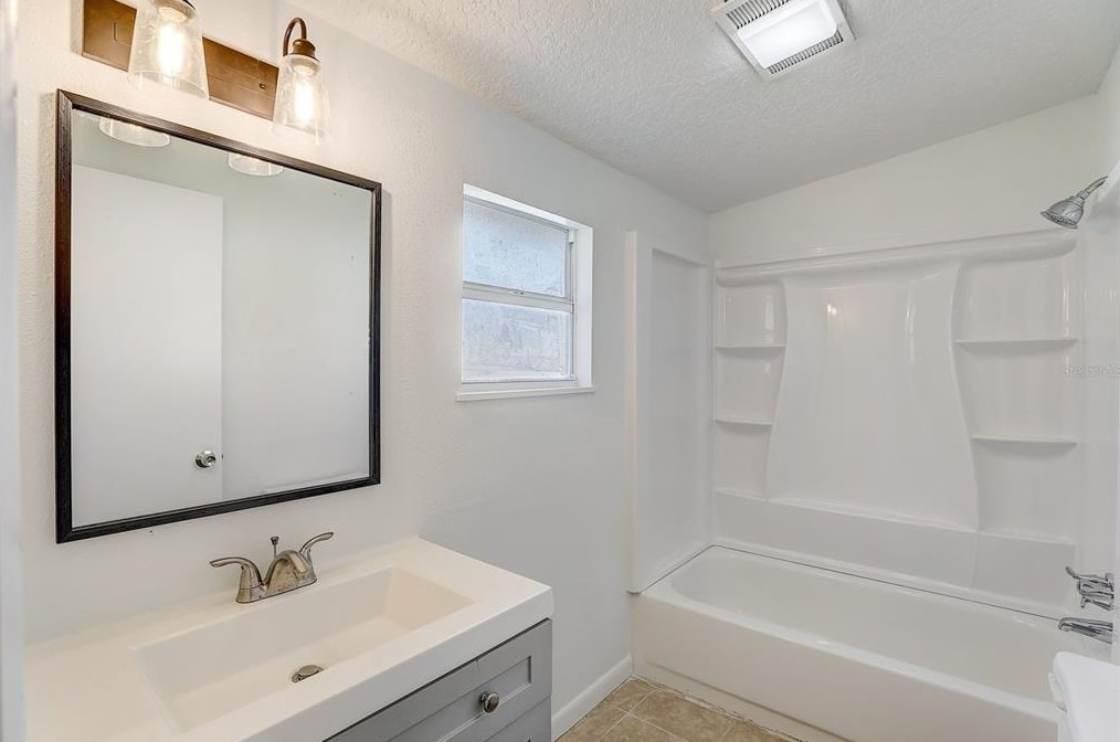 2643 Blue Bream Dr, Lake Wales FL  33898-8825 exterior