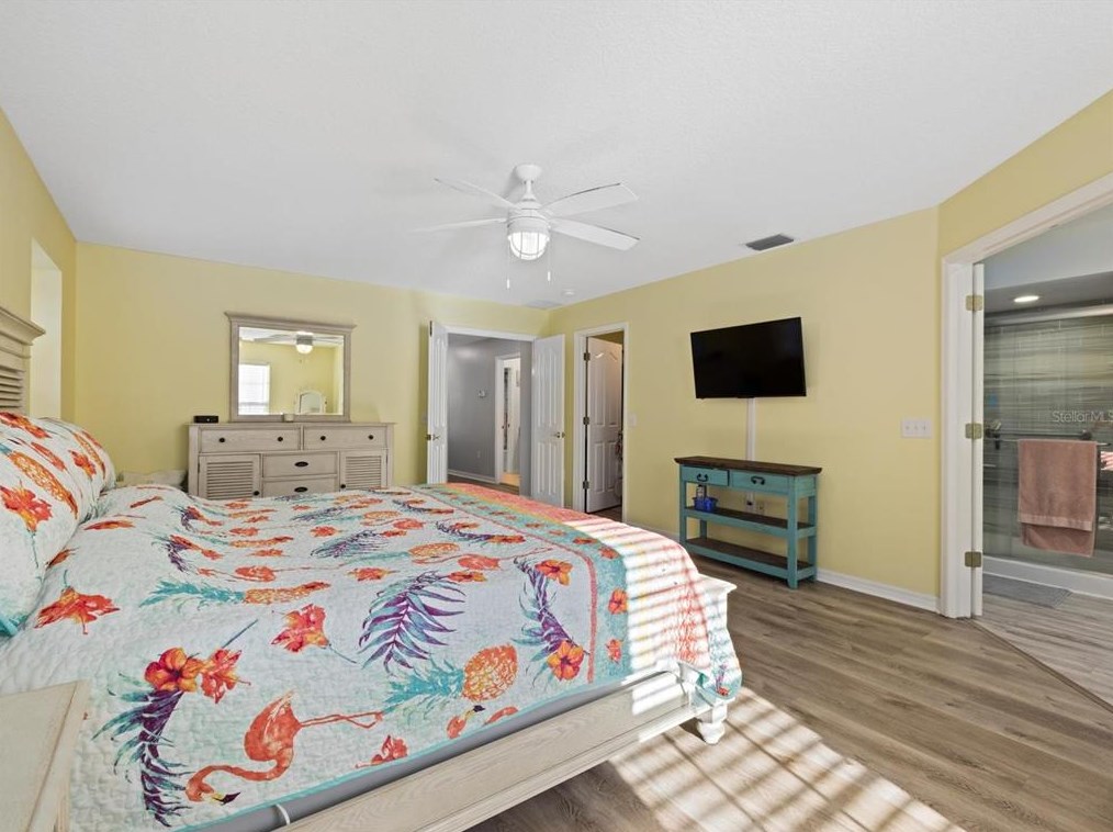 9308 Alanbrooke St, Tampa FL  33637-4946 exterior