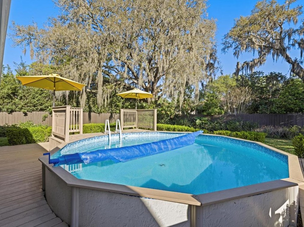 9308 Alanbrooke St, Tampa FL  33637-4946 exterior