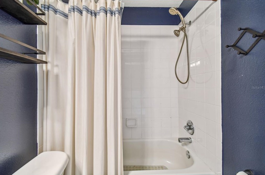 2045 Fiesta Ridge Ct, Tampa FL  33604-7702 exterior