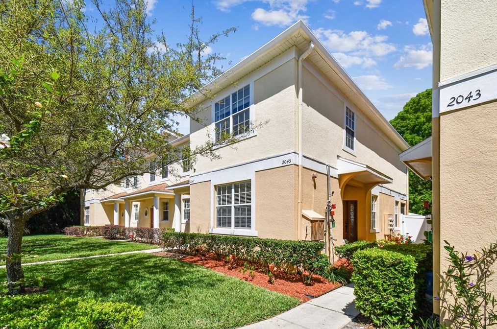 2045 Fiesta Ridge Ct, Tampa FL  33604-7702 exterior