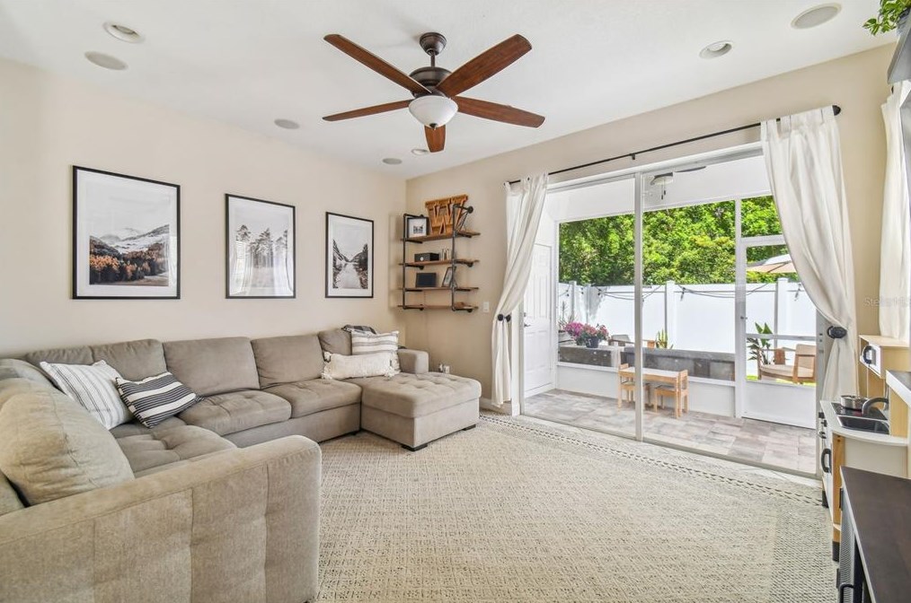 2045 Fiesta Ridge Ct, Tampa FL  33604-7702 exterior