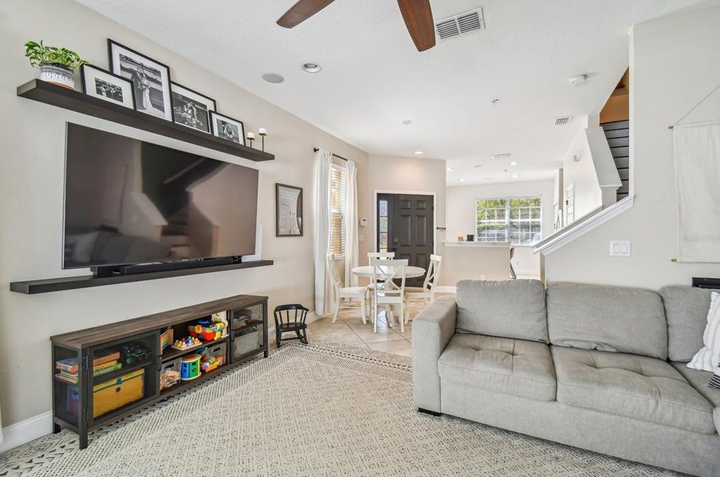 2045 Fiesta Ridge Ct, Tampa FL  33604-7702 exterior