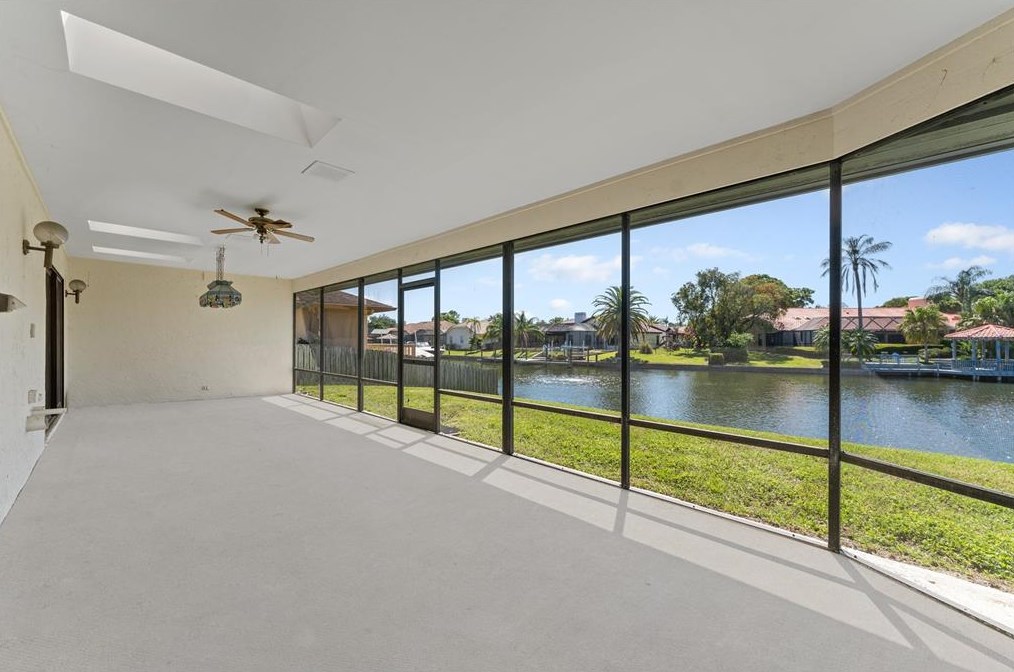 5818 Dory Way, Tampa FL 33615-3633 exterior