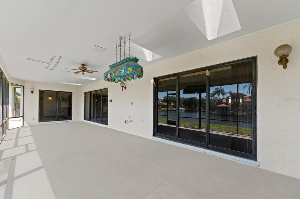 5818 Dory Way, Tampa FL 33615-3633 exterior