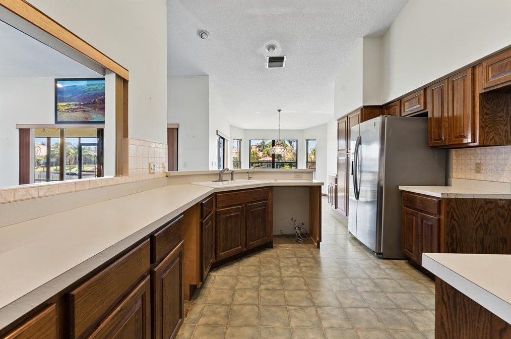 5818 Dory Way, Tampa FL 33615-3633 exterior