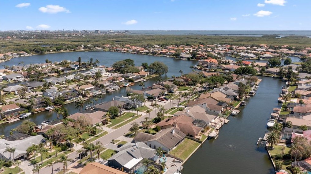 5818 Dory Way, Tampa FL 33615-3633 exterior