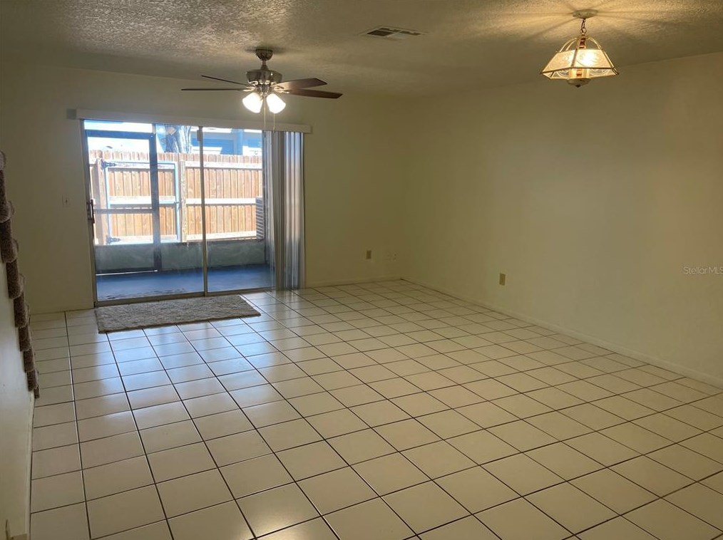 13958 Fletchers Mill Dr, Tampa FL  33613-4147 exterior