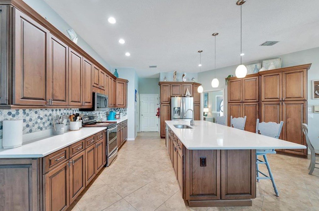 2706 Barret Ave, Plant City FL  33566-9550 exterior