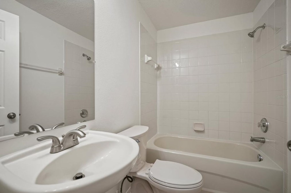 13004 Montrose Grove Ct, Riverview FL 33579-4090 exterior