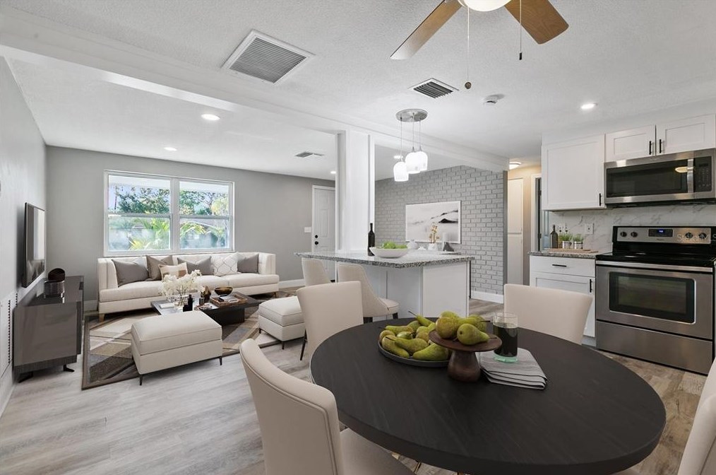 1630 Colmar Dr, Tarpon Springs FL  34690-6102 exterior