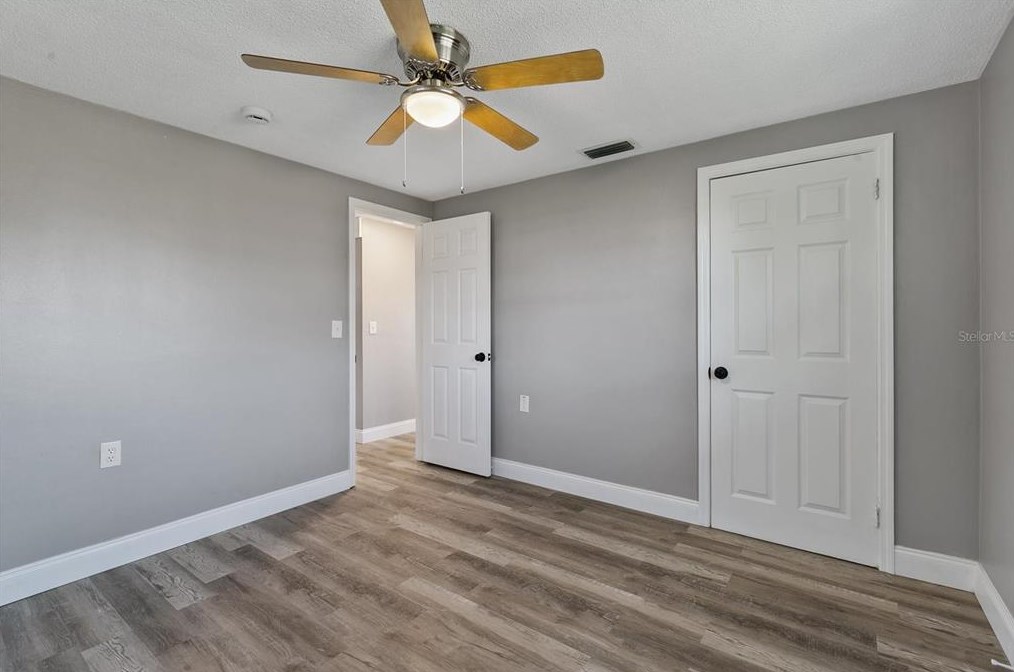 1630 Colmar Dr, Tarpon Springs FL  34690-6102 exterior