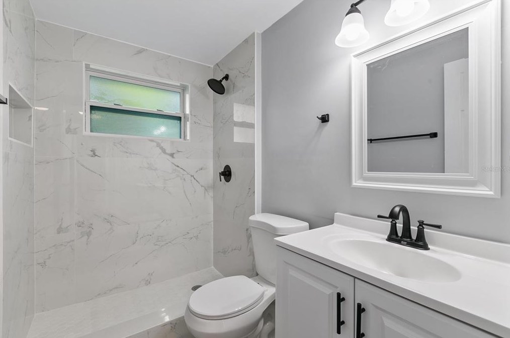 1630 Colmar Dr, Tarpon Springs FL  34690-6102 exterior