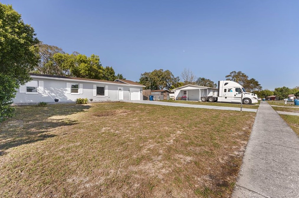 7231 Fair Oaks St, Brooksville FL  34606-5849 exterior