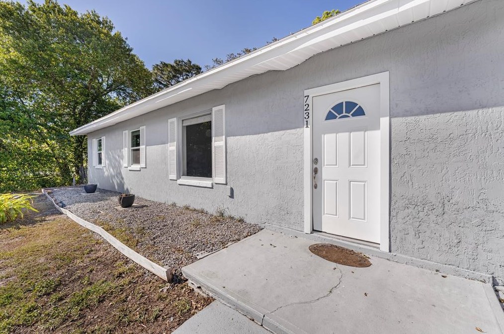 7231 Fair Oaks St, Brooksville FL  34606-5849 exterior