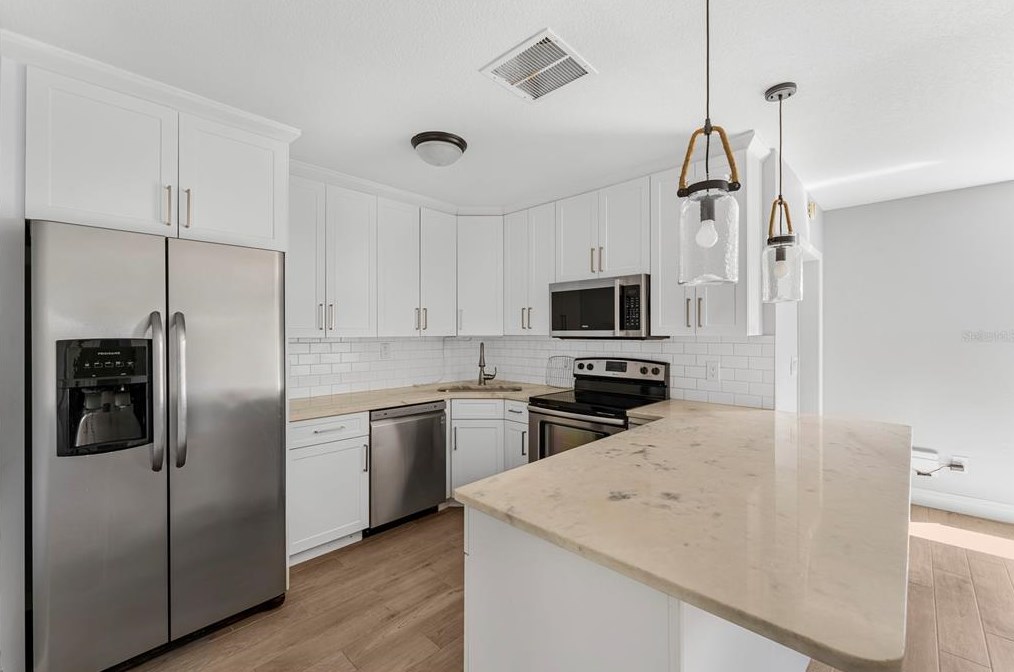 7231 Fair Oaks St, Brooksville FL  34606-5849 exterior