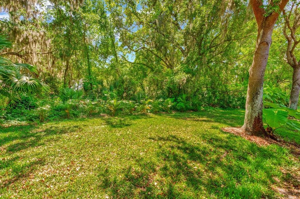 15757 Phoebepark Ave, Lithia FL  33547-1791 exterior