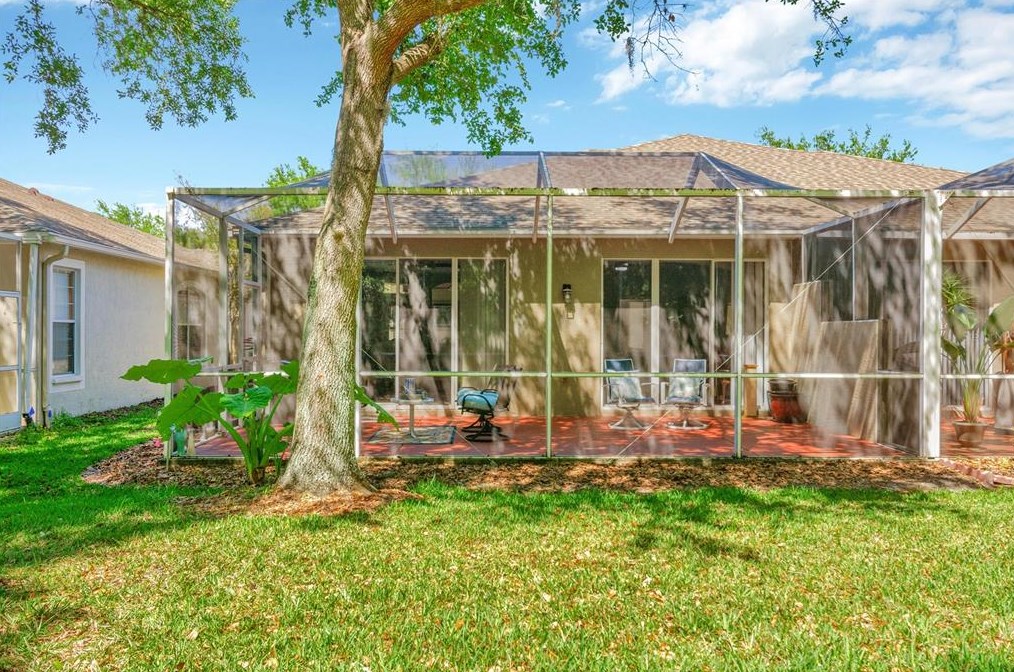 15757 Phoebepark Ave, Lithia FL  33547-1791 exterior