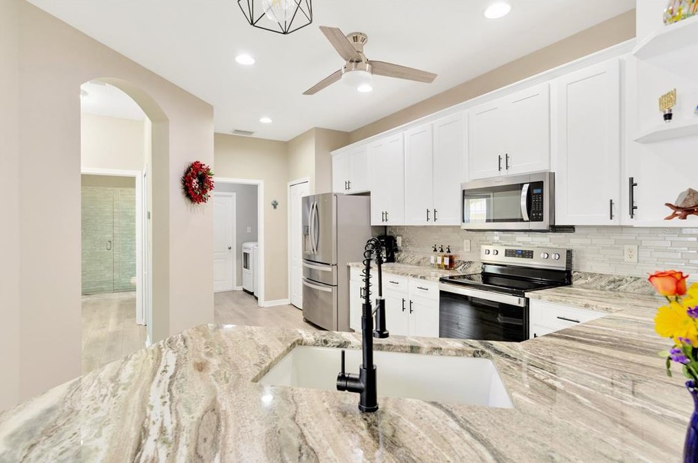 15757 Phoebepark Ave, Lithia FL  33547-1791 exterior
