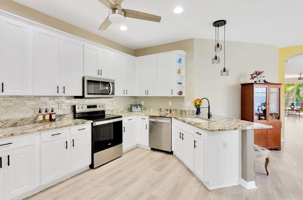 15757 Phoebepark Ave, Lithia FL  33547-1791 exterior
